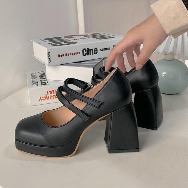 ฤดูร้อน Mary Janes รองเท้าแพล็ตฟอร์มสตรีรองเท้าส้นสูงผู้หญิงรองเท้าส้นเตี้ยนิ้วเท้าเหลี่ยมรองเท้าหนังมีสิทธิบัตรส้นสูงหญิงรองเท้าชังก์กี้