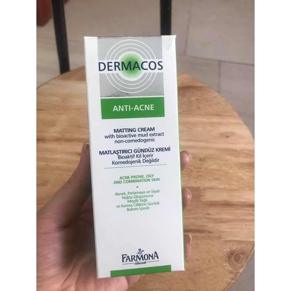Kem bôi kiềm dầu giảm mụn dermacos