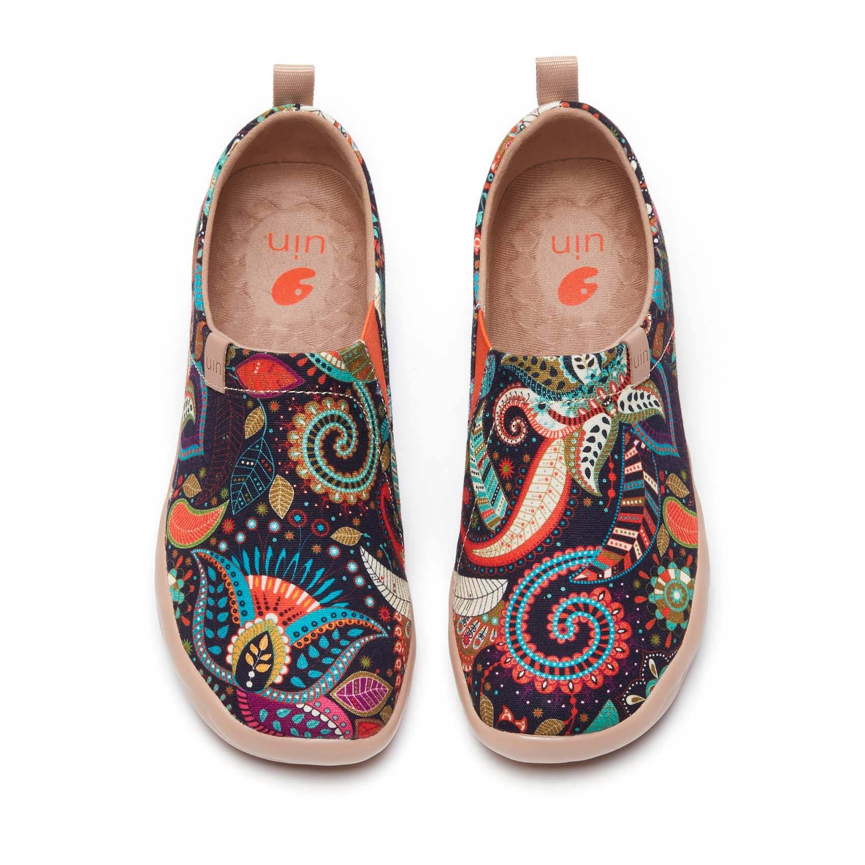 UIN Bohemian retro style Travel Shoes Canvas Art Painted Slip on Lightweight Loafers Breathable Fashion Sneakers ราคา 3,638 บาท*ส่งฟรี