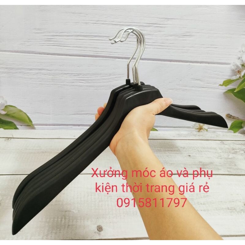 Combo 200 móc nhựa nữ vai dẹt và 70 kẹp nhựa đen,sản phẩm chuyên dùng cho shop