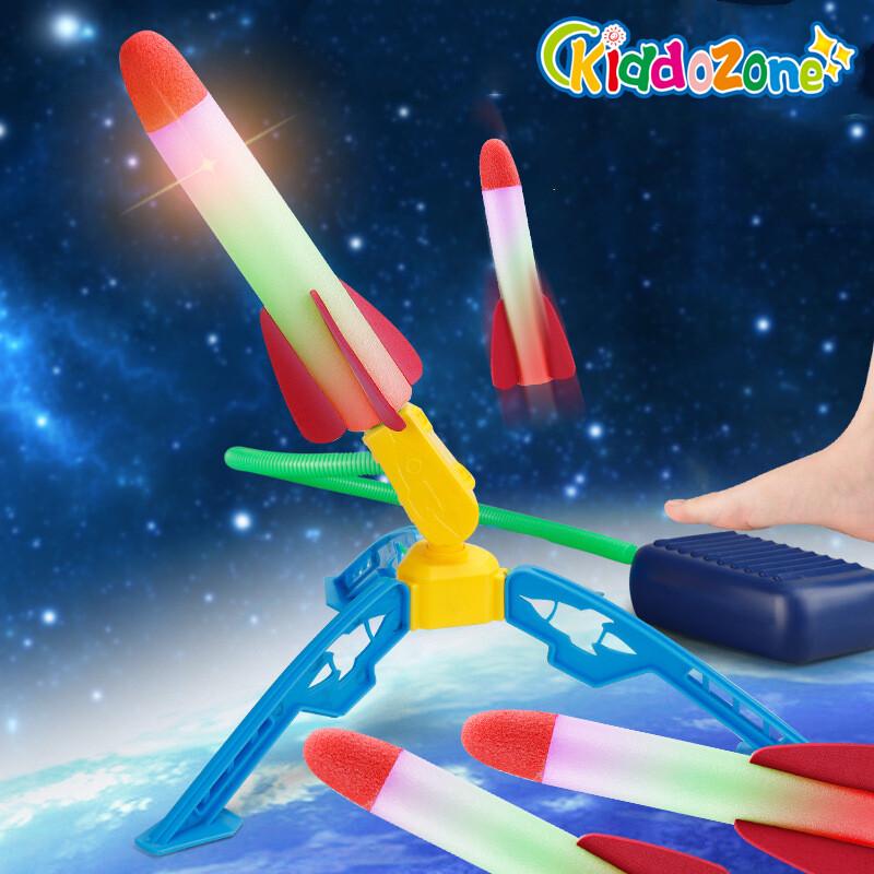 KiddoZone Thiết bị phóng tên lửa dành cho trẻ em với 3 LED Rocket Bọt tên lửa Bắn tên lửa ngoài trời Cực lên tới 30 feet 5 6 7 Quà tặng cho bé trai và bé gái 8 tuổi