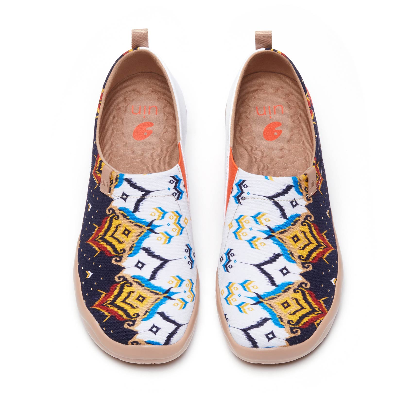 UIN Southeast Asian Style Series Men Shoes Slip On Art Painted Comfort Round Toe Shoes Summer Man Sneaker ราคา 3,638 บาท*ส่งฟรี