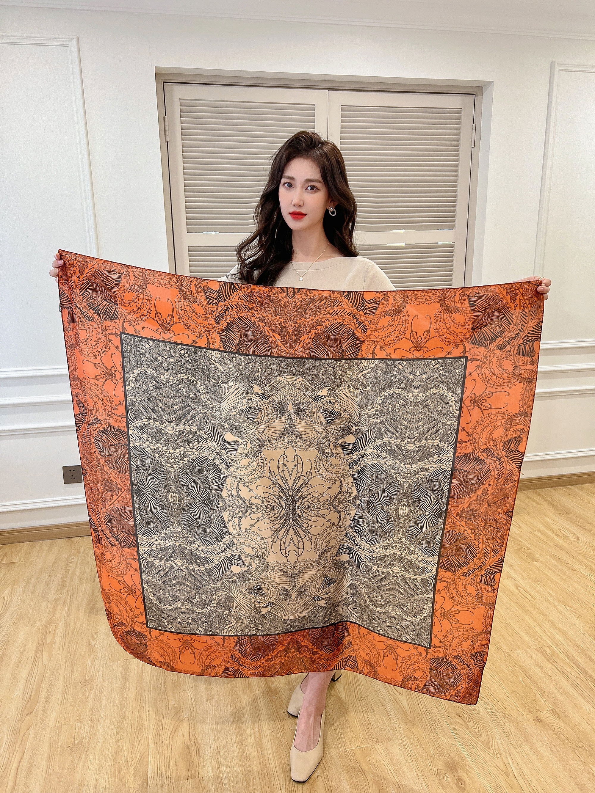 Khăn choàng nữ lớn 43 × 43ins khăn quàng cổ lụa khăn choàng in hoa khăn choàng vuông thương hiệu sang trọng khăn quàng vuông khăn vuông nữ wj1014-70