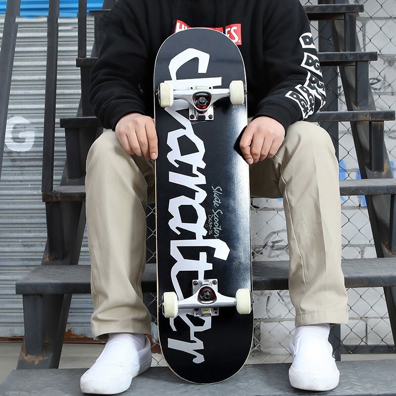 Professional four-wheel skateboard beginner adult boys and girls child Korean version female short board brushing street professional double-warped scooter
