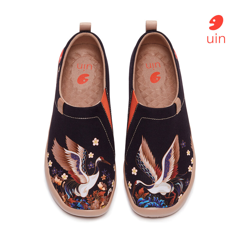 UIN Women's Walking Travel Shoes Slip On Canvas Loafers Lightweight Comfort Fashion Sneaker ราคา 3,638 บาท*ส่งฟรี