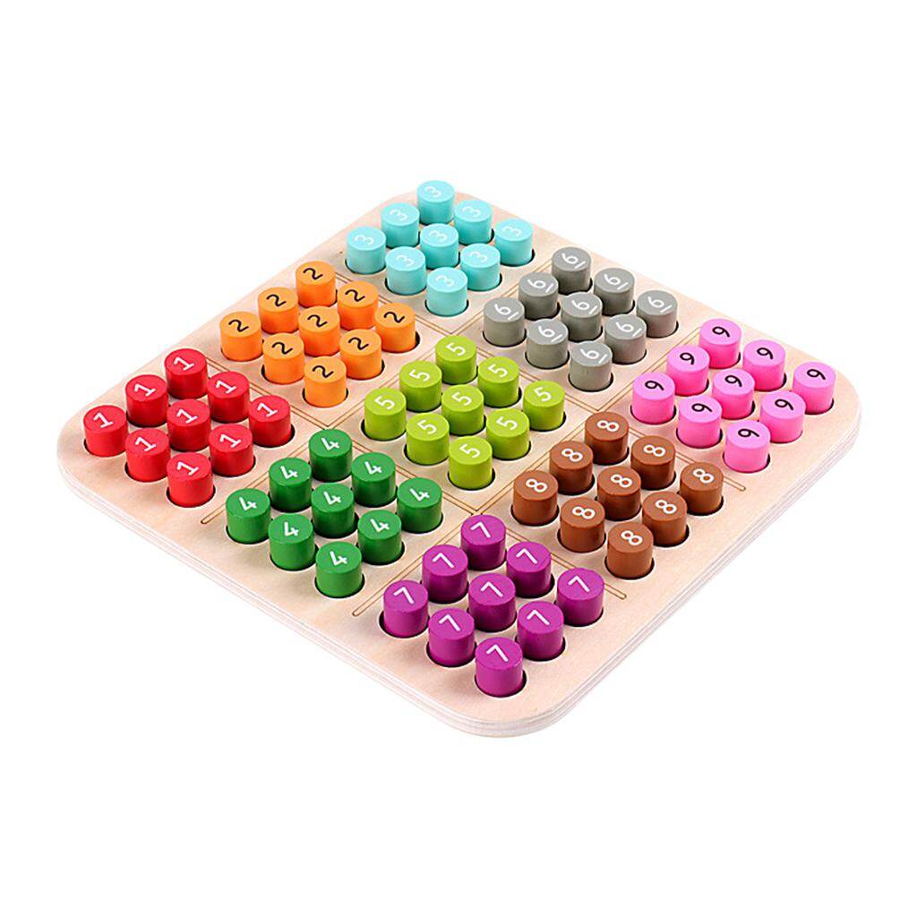 Câu Đố Sudoku gỗ trò chơi với bàn cờ truyền thống đầy màu sắc với số
