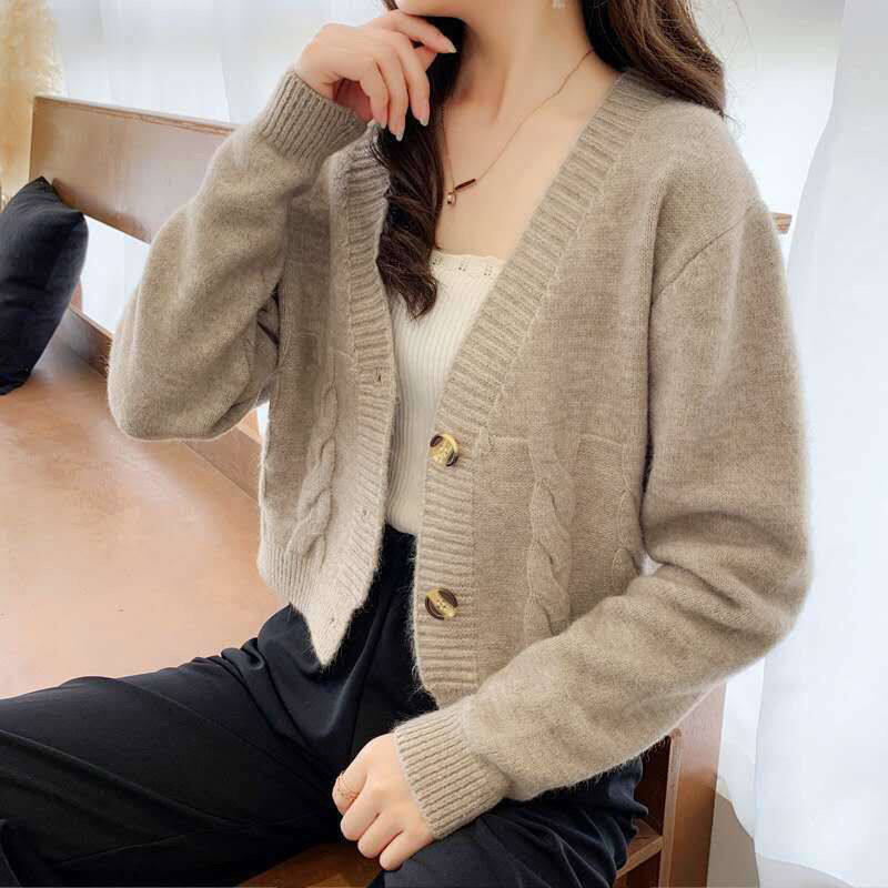 Autumn 2020 new twist hot girl style knit sweater jacket women's autumn and winter wear short loose sweater cardigan