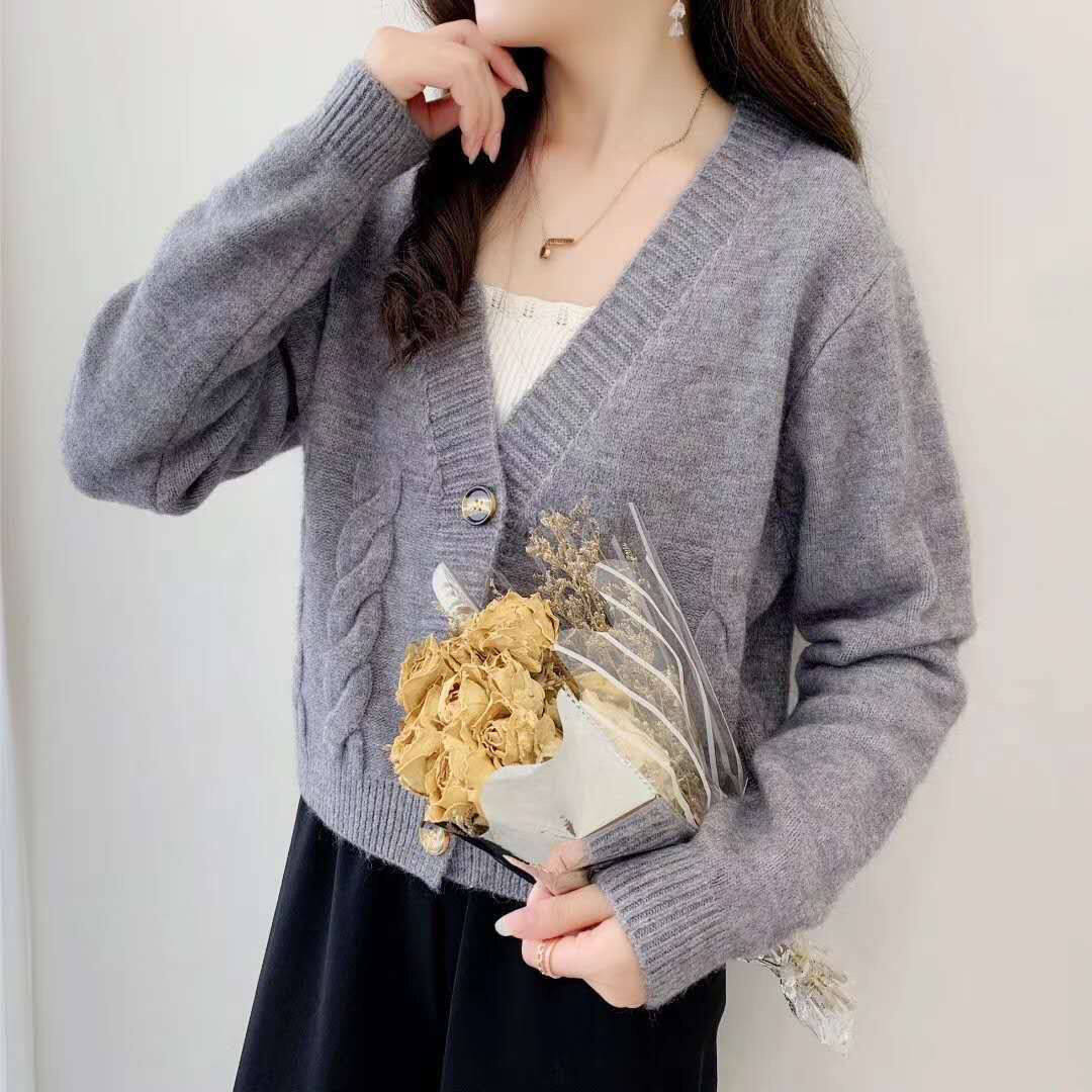 Autumn 2020 new twist hot girl style knit sweater jacket women's autumn and winter wear short loose sweater cardigan