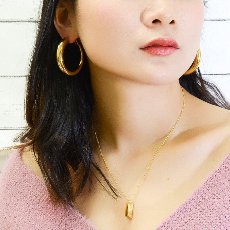 Bông tai nữ khoen tròn to cá tính titan ko đen tt 3343