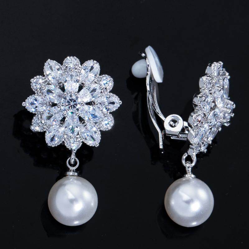 SEQUITO 2024 New Trendy Cubic Zirconia Flower Drop with High Quality Shell Pearl Pierceless Clip on Earrings For Women No Piercing Ear Hole Wedding Party Jewelry SE005 ราคา 171 บาท*ส่งฟรี